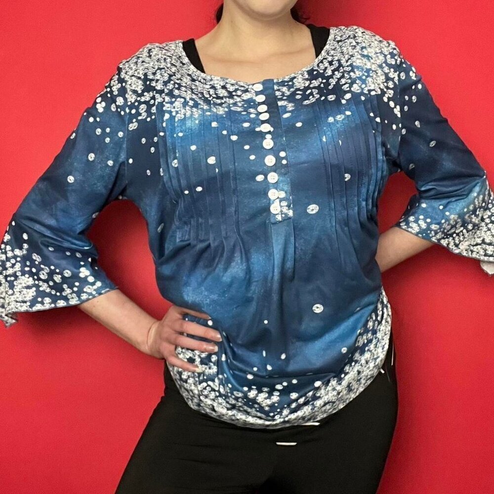 Just fashion now / Blue and white bell sleeve top 🤍💙